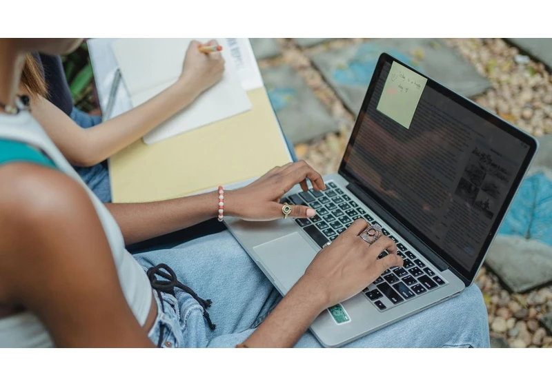 Obscure monitor vendor debuts one of the most desirable laptops of the year: Sub-1kg, Intel Lunar lake CPU and a 14-inch display, but it will never go on sale outside of Japan
