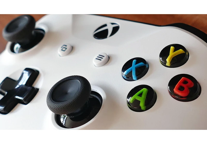  Microsoft shelves first-party Xbox handheld to work on Windows 11 portable performance 