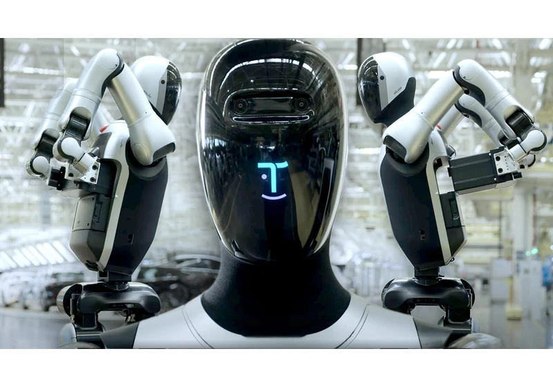 Ubtech's S2 Humanoid Robot Can Swap Its Own Battery for 24/7 Operation video