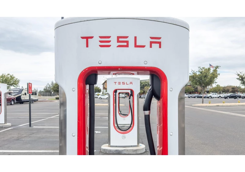 Tesla Charging Standard Sweeps Across EVs: Here's When the Switch Will Happen     - CNET