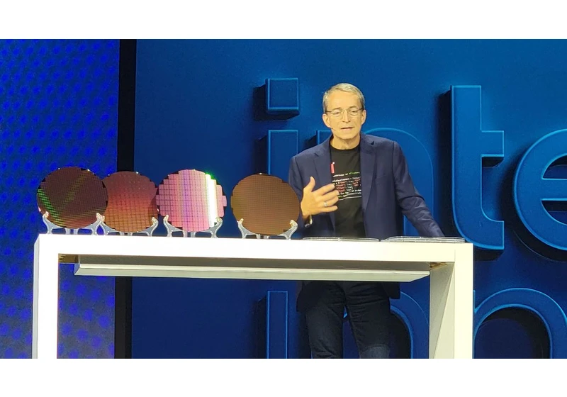 Intel Displays Arrow Lake Wafer With 20A Process Node, Chips Arrive in 2024