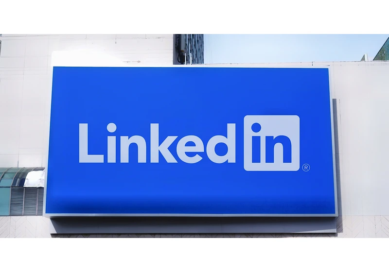 LinkedIn’s Feed Is Getting Smarter Thanks To AI via @sejournal, @MattGSouthern