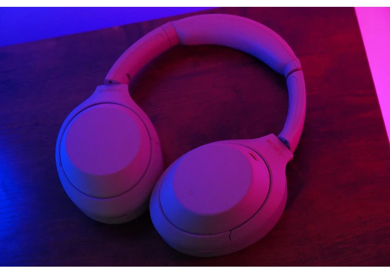Sony WH-1000XM4 headphones have been given the Prime Day treatment
