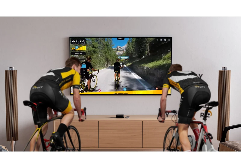 Tour de France z obýváku. Jan Barta a spol. kupují českou aplikaci Rouvy pro domácí jízdu na kole