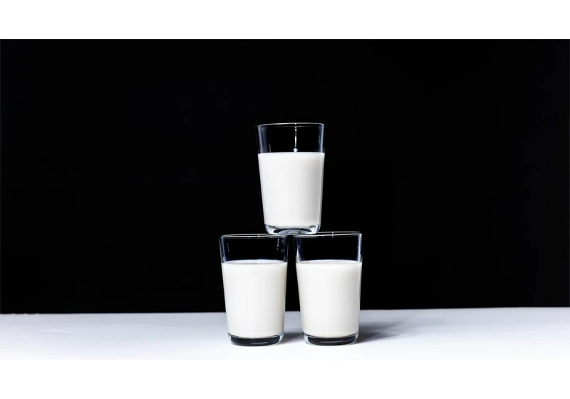 A Warm Glass of Milk and Other Drinks That Ease You to Sleep
