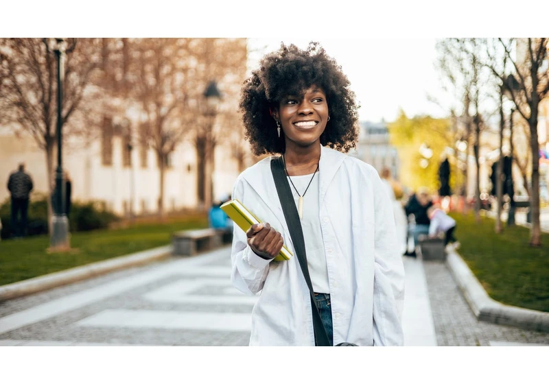I'm a College Professor. Here's How I'd Recommend Using Claude AI to Find Your Dream School