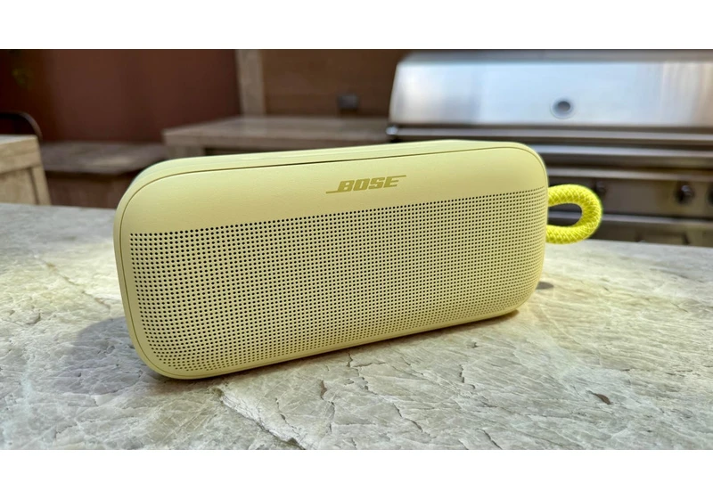 This Is Why Bose's SoundLink Plus Is the Goldilocks of Bose Bluetooth Speakers
