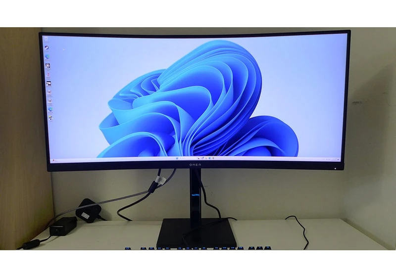  HP Omen 34c 165 Hz Gaming Monitor Review: Smooth Performance and Refined Style 