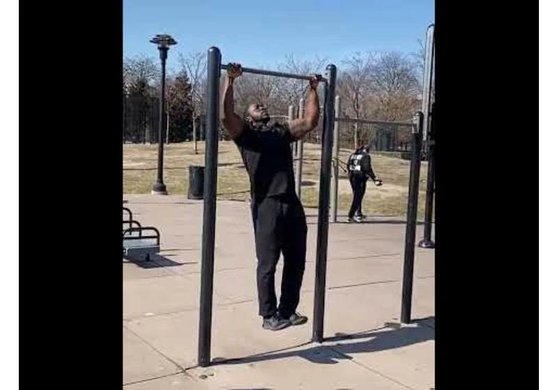 Pull ups are the best to build upper body strength💪🏾👍🏾✊🏾#shorts