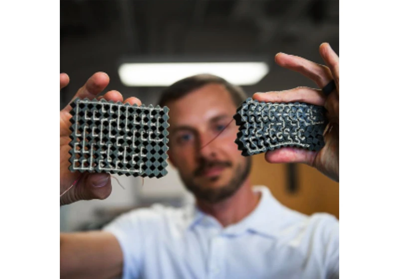 Měkký „gumový mozek“ funguje jako mechanický integrovaný obvod