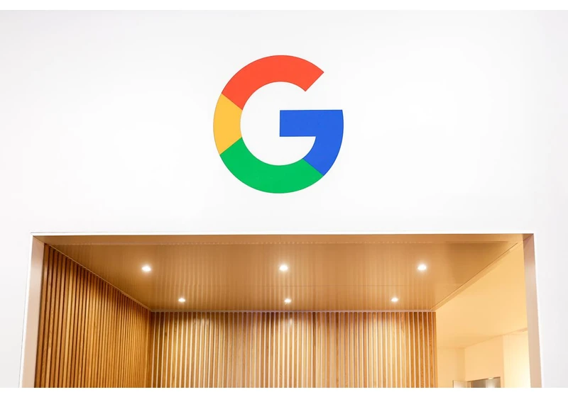 Engadget Podcast: Why pay $10 a month to get away from Google search?