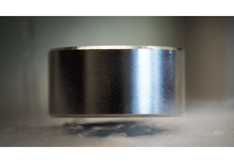 Beijing Superconductor Levitation Video Author Admits Fraud, Takes it Down