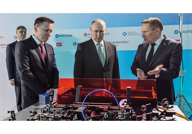 Russian Company Presents 16-qubit Quantum Computing QPU to Vladimir Putin