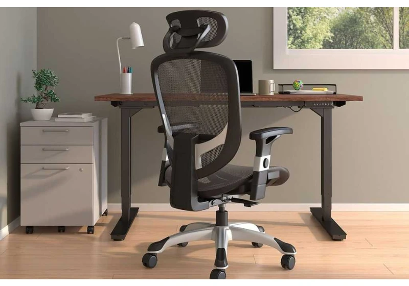 Reddit’s favorite desk chair is a whopping 66% off