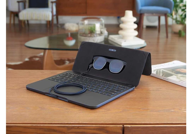 Spacetop, the radical new laptop with no screen, is ready for launch