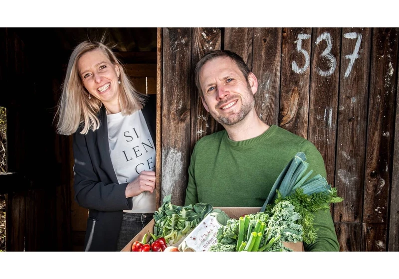 Rozvážka čerstvé zeleniny od farmářů znovu ožívá. Svět bedýnek se spojuje s Rohlíkem