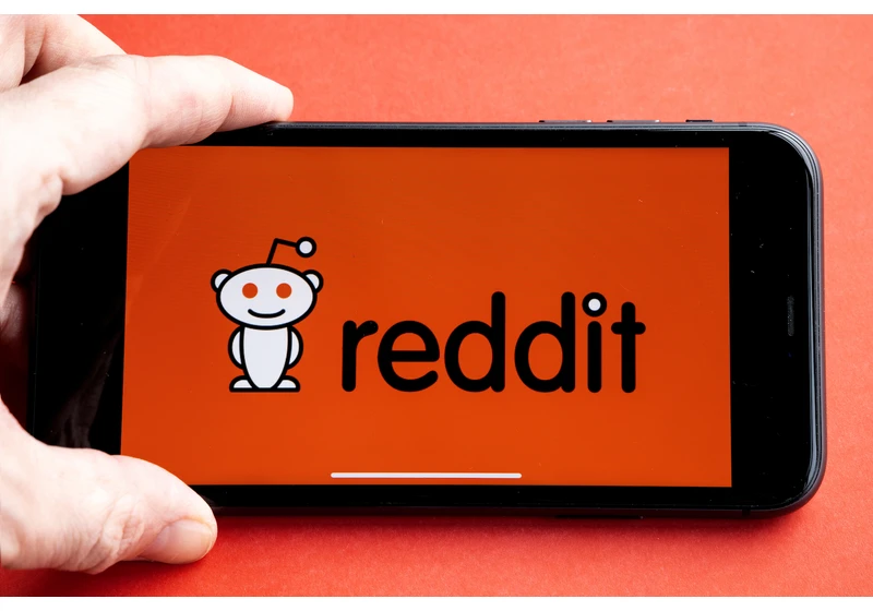 Is Reddit Down? Why Your Favorite Subreddits Went Private via @sejournal, @kristileilani