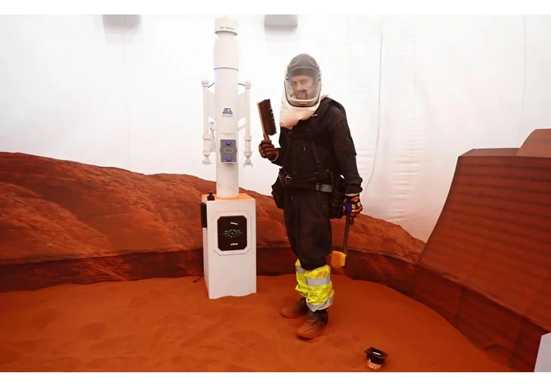 NASA is looking for volunteers to live in its Mars simulation for a year