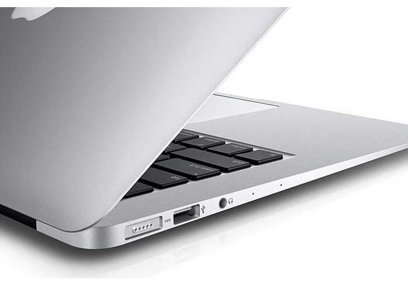 This refurbished MacBook Air is more than $700 off