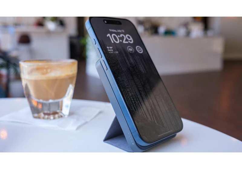 My Favorite Portable iPhone Charger Is 35% Off in All Colors