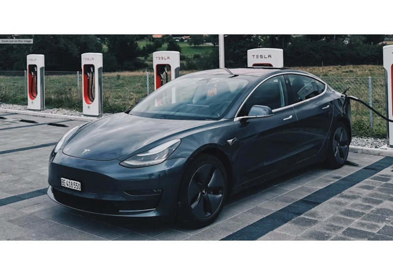Tesla accused of messing with odometers to get out of repair bills