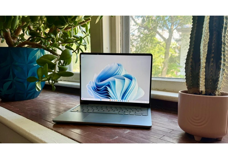 I Like Microsoft's 13-Inch Surface Laptop, but the Larger Model Is the One to Get