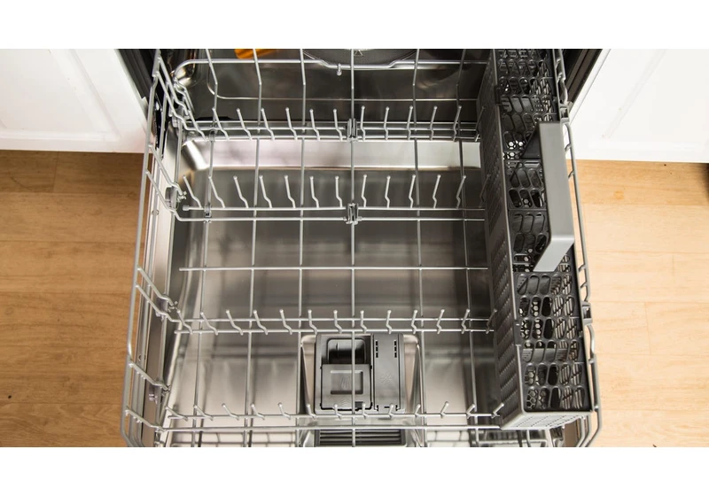 You Really Shouldn't Use Vinegar to Clean Your Dishwasher