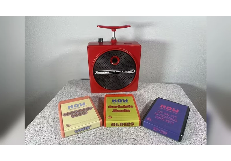 Raspberry Pi Pico 8-Track Player Uses RFID Cartridges