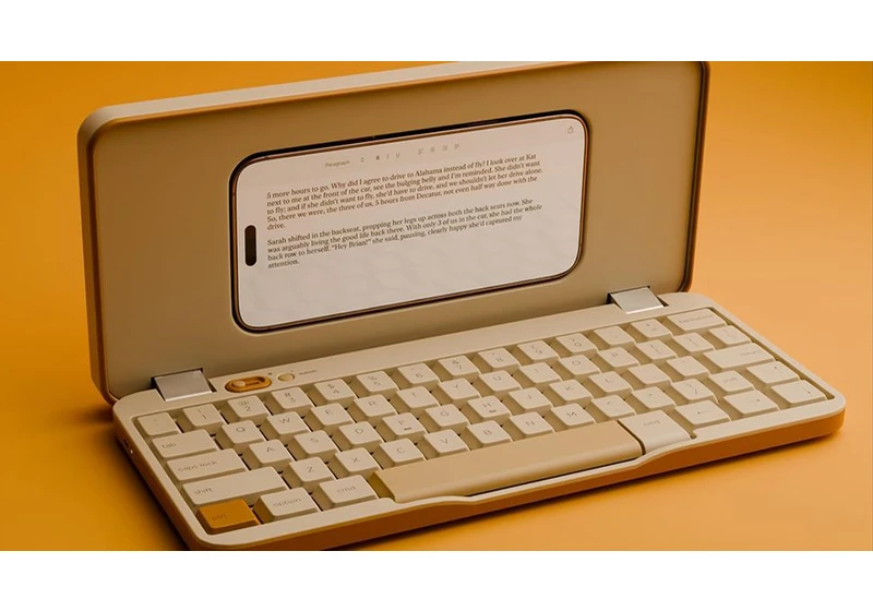 This smartphone case prototype integrates what looks like a mechanical keyboard and I cannot wait to type on it