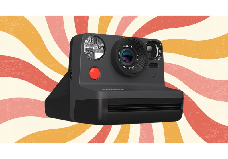 Relive the Polaroid days with this slick camera bundle