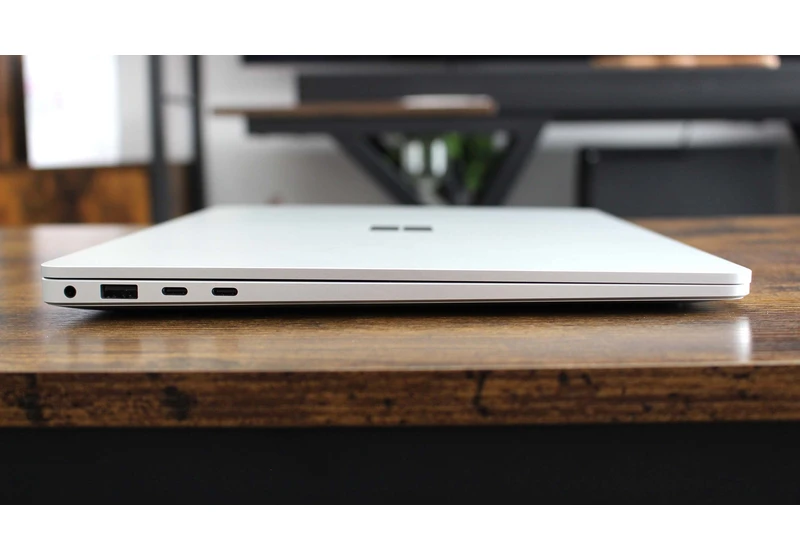  Microsoft's flagship Surface Laptop 7 is an eyewatering 42% off right now for Amazon Prime Day in the UK — that's a saving of £900 on one of the best laptops ever! 🚨 