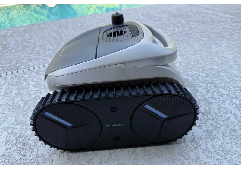 BuHybrid L6 review: This corded pool cleaner has a battery, too