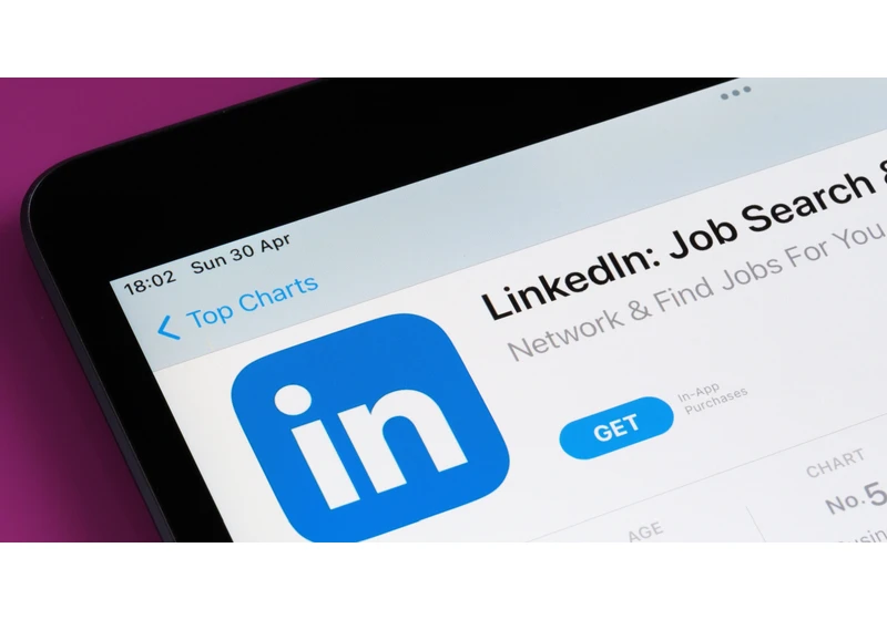 LinkedIn Announces Shift In Global Strategy, Resulting In Job Cuts via @sejournal, @MattGSouthern