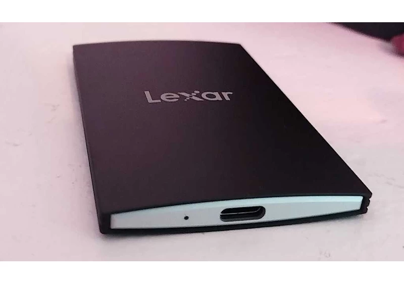 Lexar SL500 USB SSD review: 20Gbps storage cut thin to win