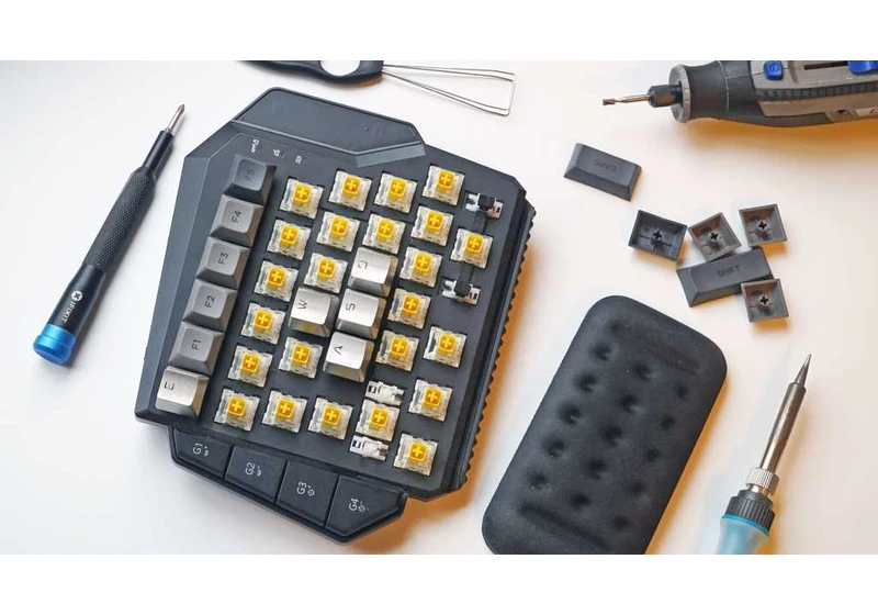 I got tired of waiting for a wireless PC gaming keypad, so I made my own