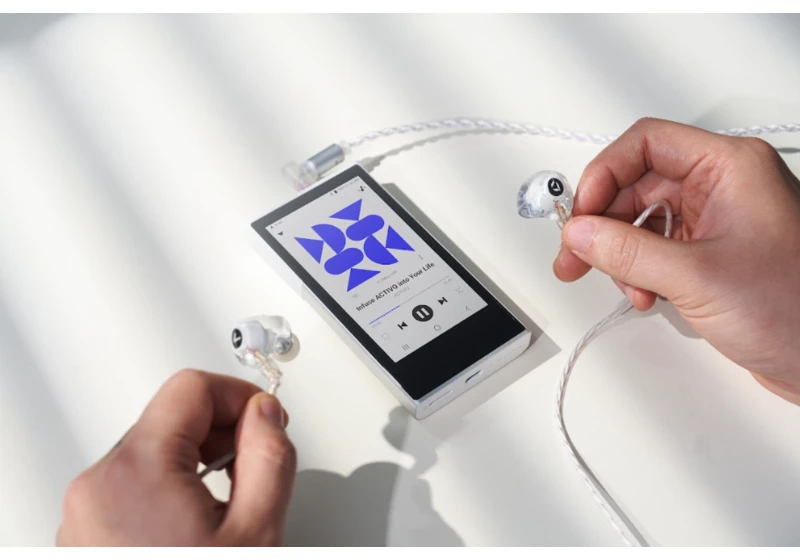 Activo Q1 are the inexpensive wired earbuds made for our favorite budget hi-res audio player