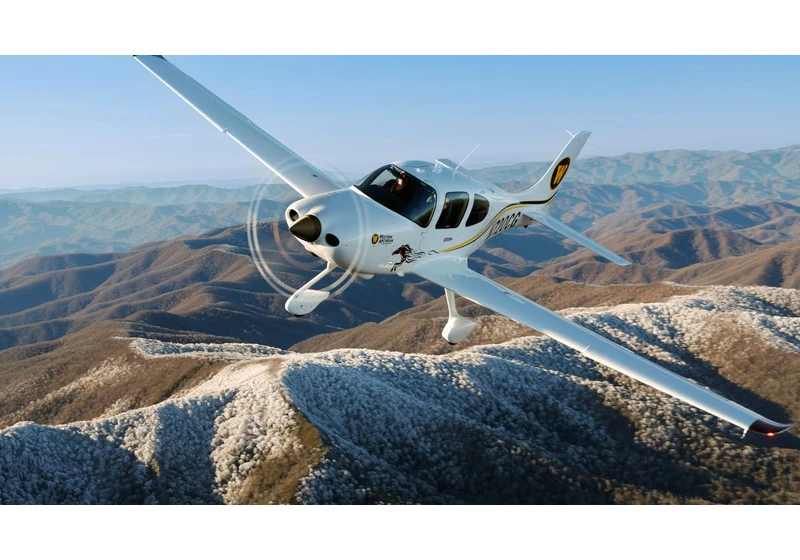 Cirrus G7 Plus Test Flight: I Landed a Plane With One Finger