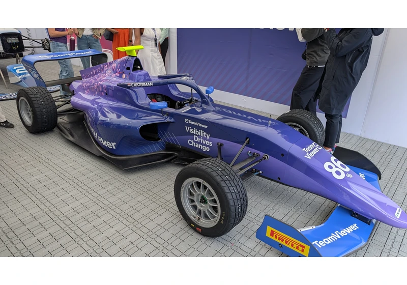  "There's no straight path...but if you can see it, you can be it!" - how the F1 Academy is looking to change the game for women in STEM 