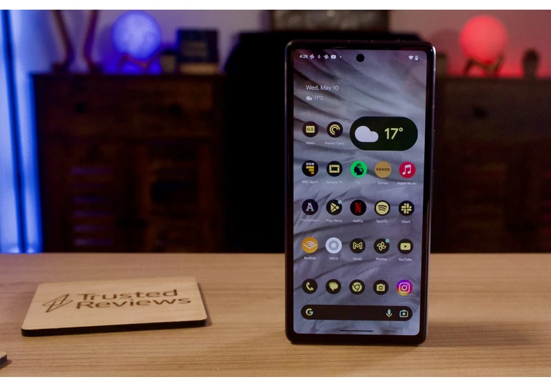 Pixel 7a just keeps plummeting in price