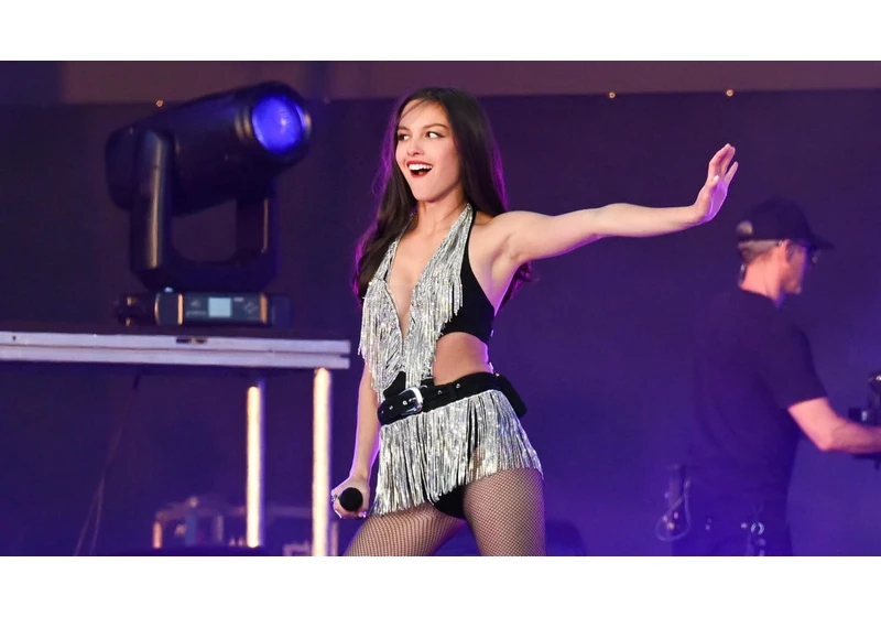 Olivia Rodrigo at Glastonbury 2025: Livestream Her Headline Festival Set Free From Anywhere