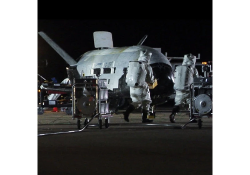 Bezpilotní raketoplán X-37B otestuje kvantovou navigaci