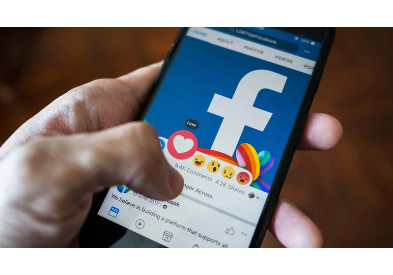 Facebook: Have you tried turning it off and on again; Tuesday’s daily brief