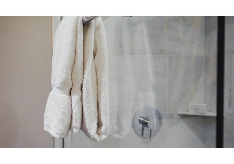 Is Your Bath Towel Dirty? Simple Ways to Know When to Clean It