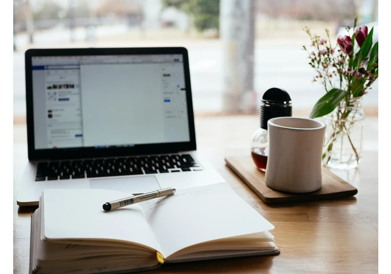 Exploring Flutter Widgets: Containers and Text