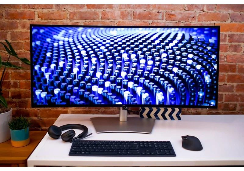Dell unveils its curved 40-inch 5K monitor at CES, claiming 'five-star eye comfort'