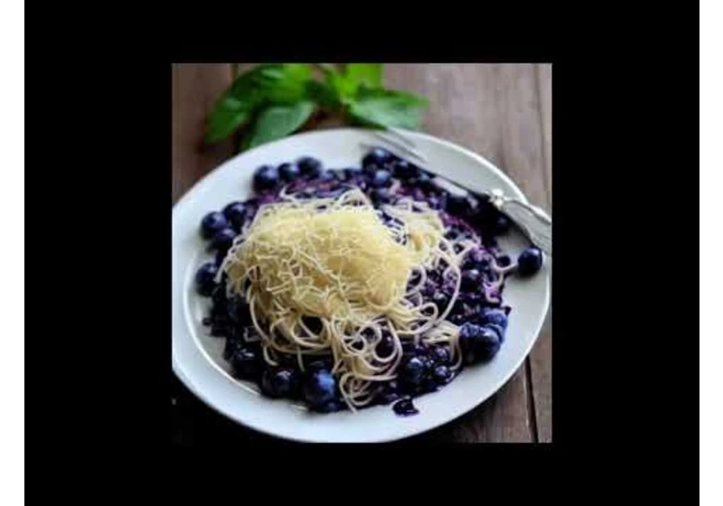 Stable diffusion dreams of "blueberry spaghetti" for one night