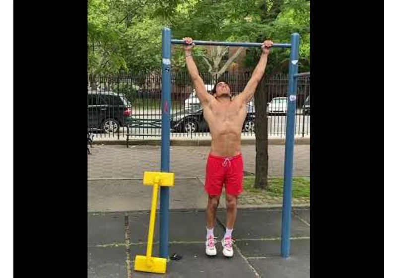 How many pull-ups can you do?💪#shorts