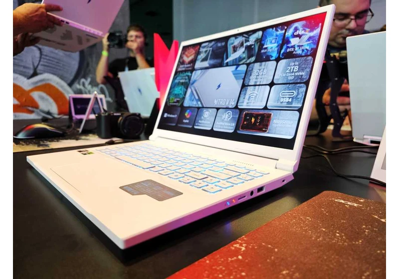 Acer’s clean Nitro V 14 wasn’t good enough for one girl gamer