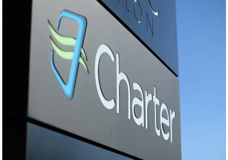 Cable giants Cox and Charter agree to $34 billion merger