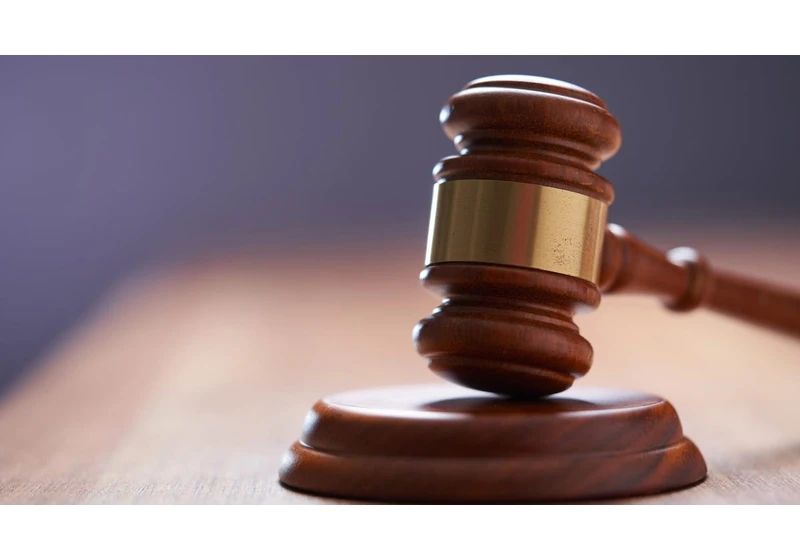 Scammers Are Using Fake Lawyers and Court Dates to Steal Immigrants' Money. Here's What to Look Out For
